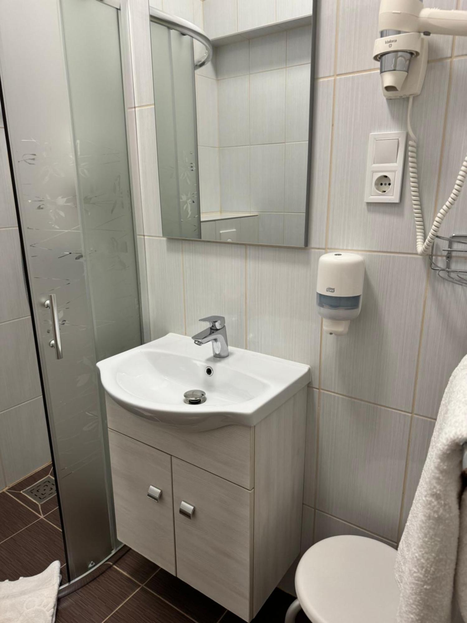 Szem-S Vendeghaz Hotel Balatonszárszó Екстериор снимка